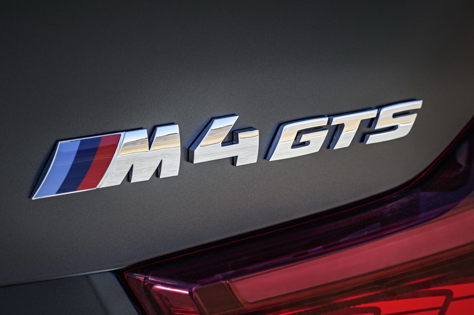2016 BMW M4 GTS: Daha Fazla Güç, Daha Az Ağırlık