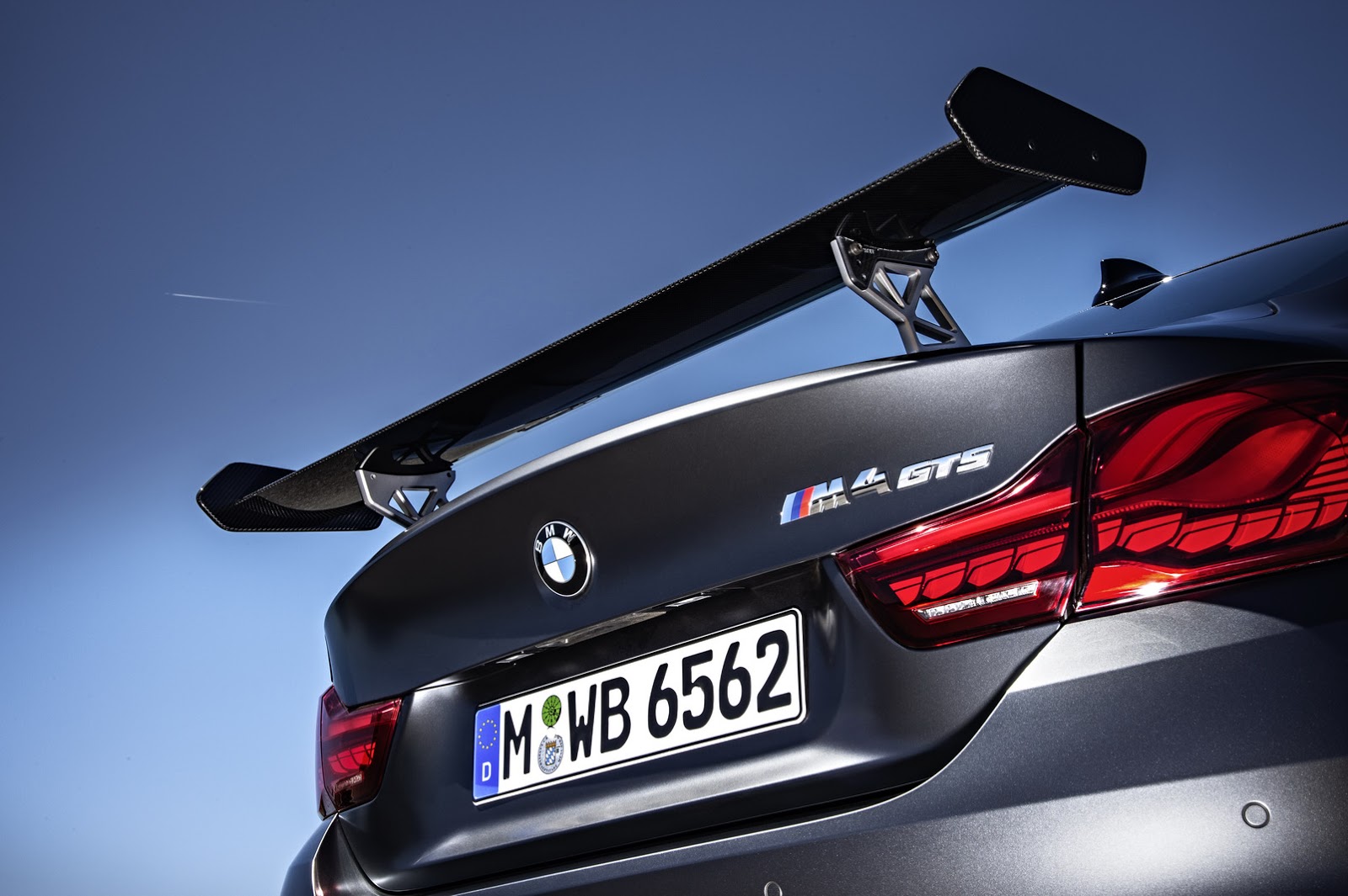2016 BMW M4 GTS: Daha Fazla Güç, Daha Az Ağırlık