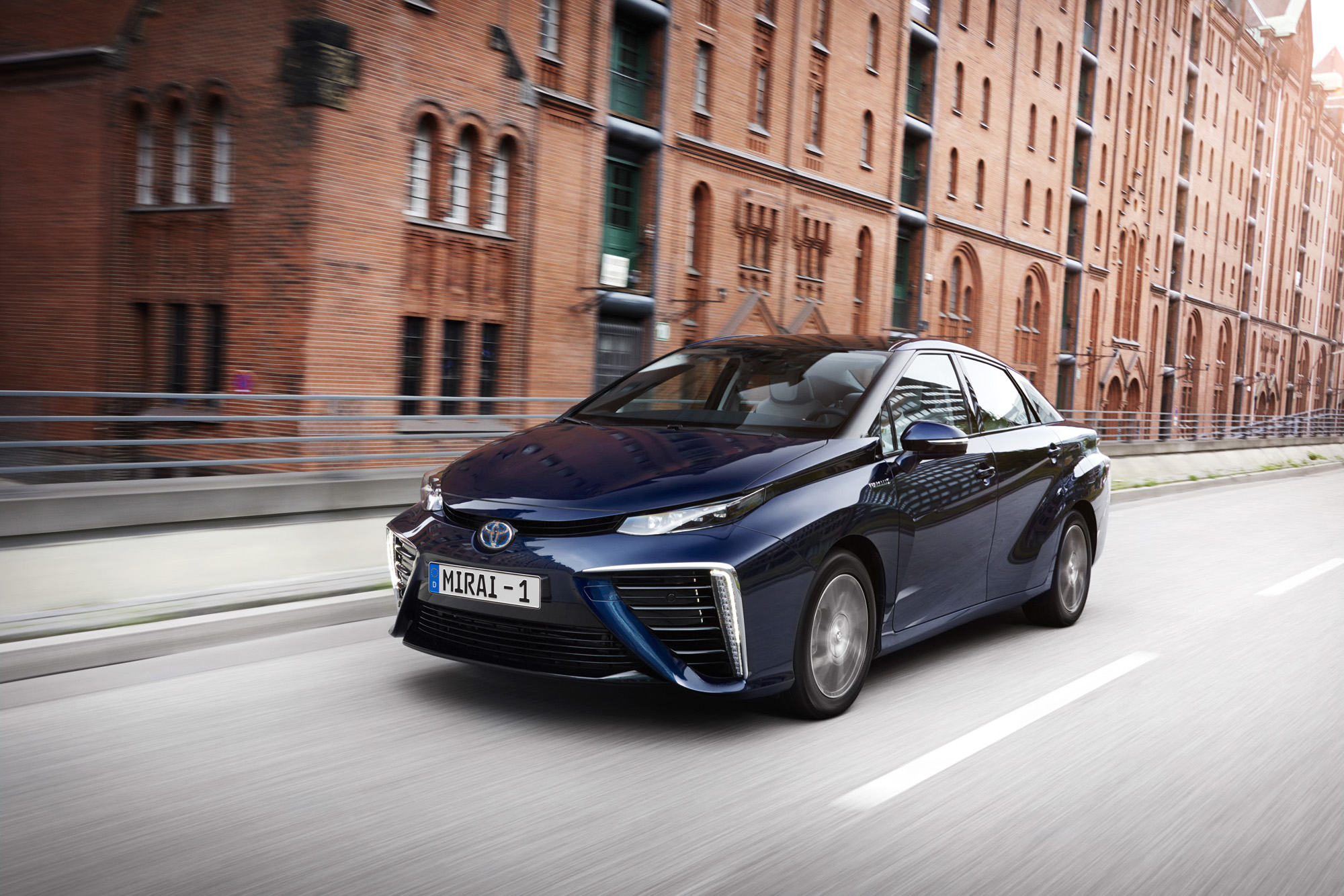 Toyota Mirai Avrupa Yollarında Kendini Gösteriyor
