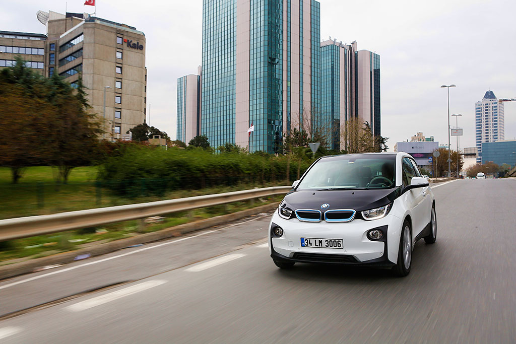BMW i3 Modelinin Performans ve Test Sürüşü