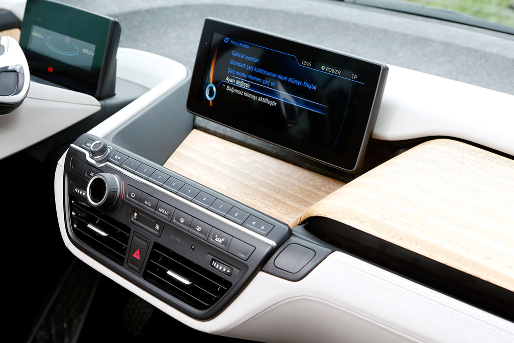 BMW i3 Modelinin Performans ve Test Sürüşü