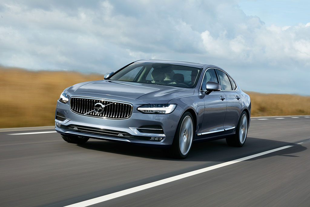 Volvo S90 Sedan Sınıfındaki İddiasını Arttırıyor