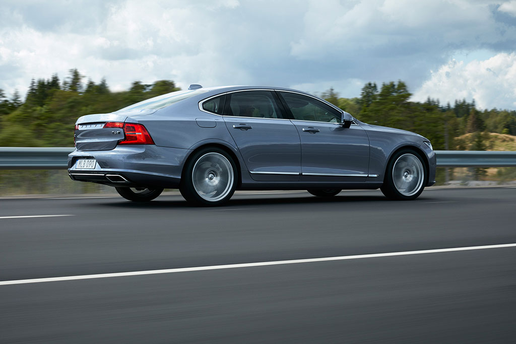 Volvo S90 Sedan Sınıfındaki İddiasını Arttırıyor