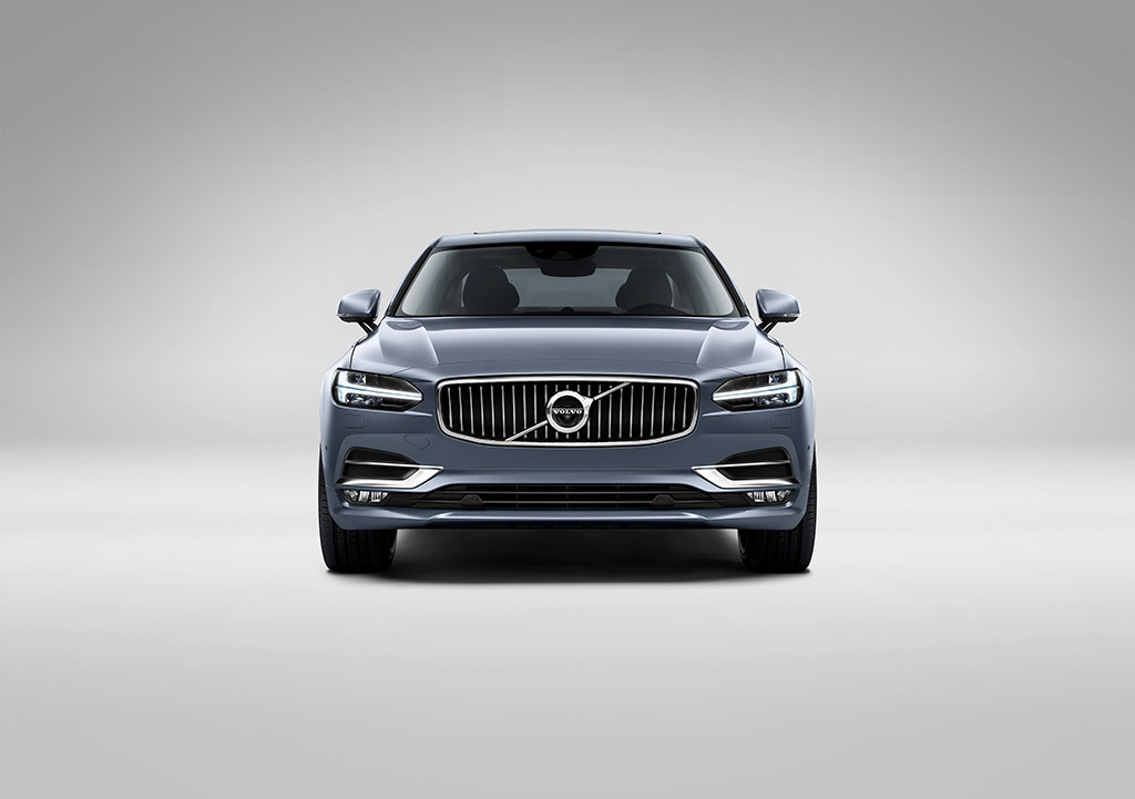 Volvo S90 Sedan Sınıfındaki İddiasını Arttırıyor
