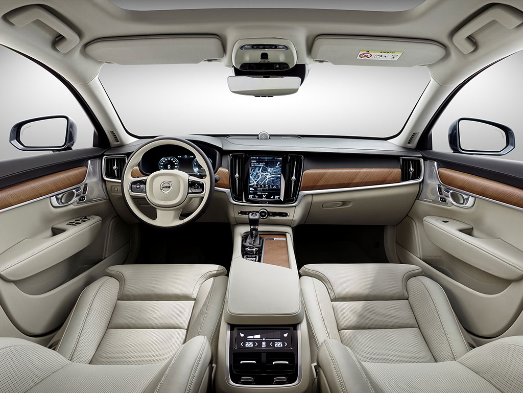 Volvo S90 Sedan Sınıfındaki İddiasını Arttırıyor