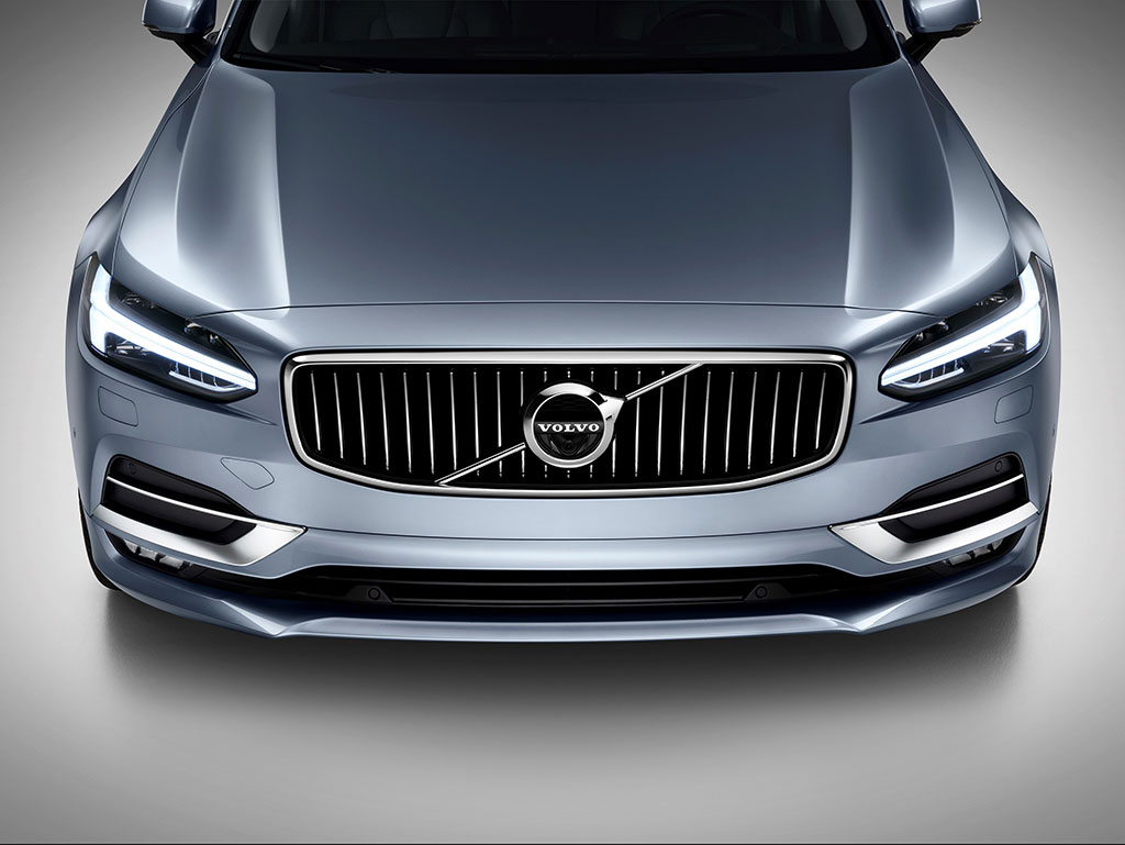 Volvo S90 Sedan Sınıfındaki İddiasını Arttırıyor