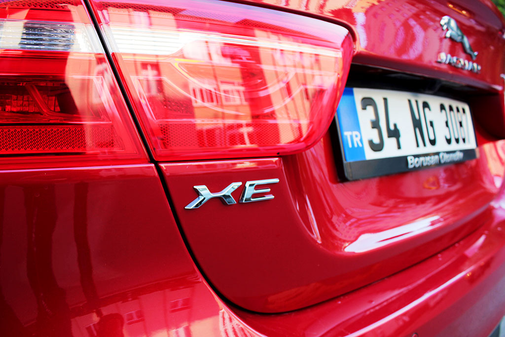 Dengeleri Değiştirecek Jaguar XE Test Sürüşü