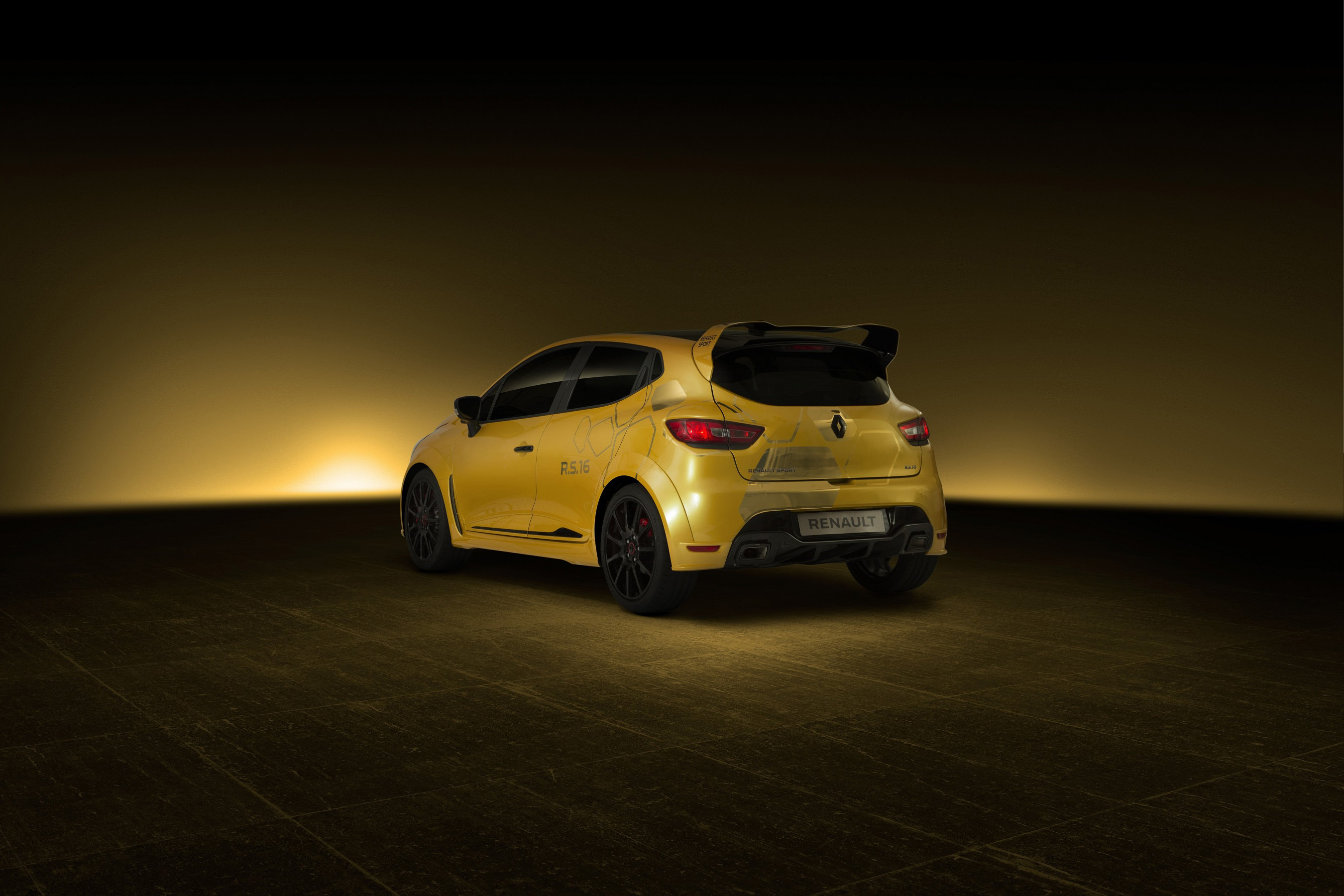 Clio RS Özel Bir Versiyonla Karşımızda
