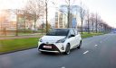 Yeni Toyota Yaris satışa sunuldu. İşte fiyatları...