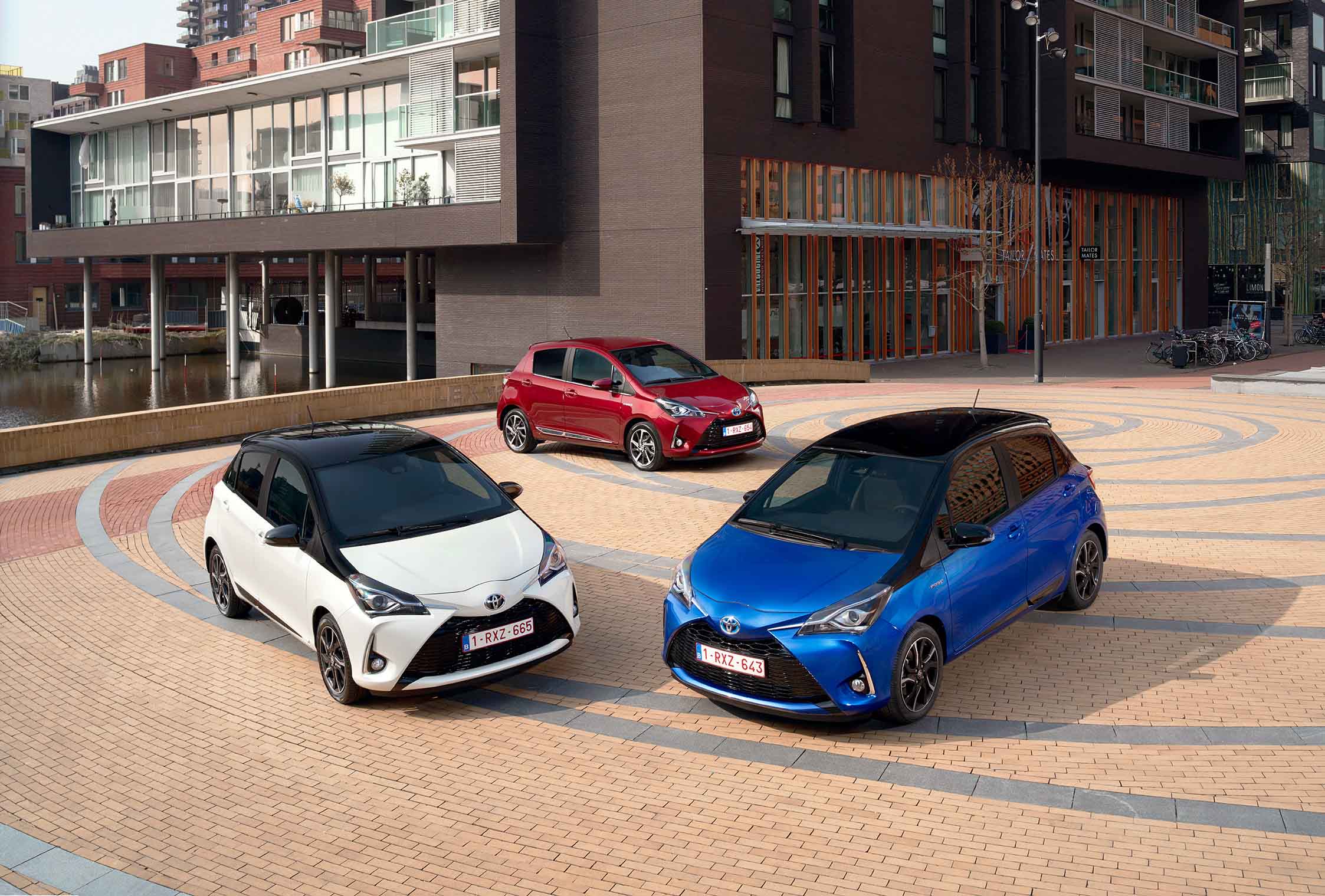 Yeni Toyota Yaris satışa sunuldu. İşte fiyatları...