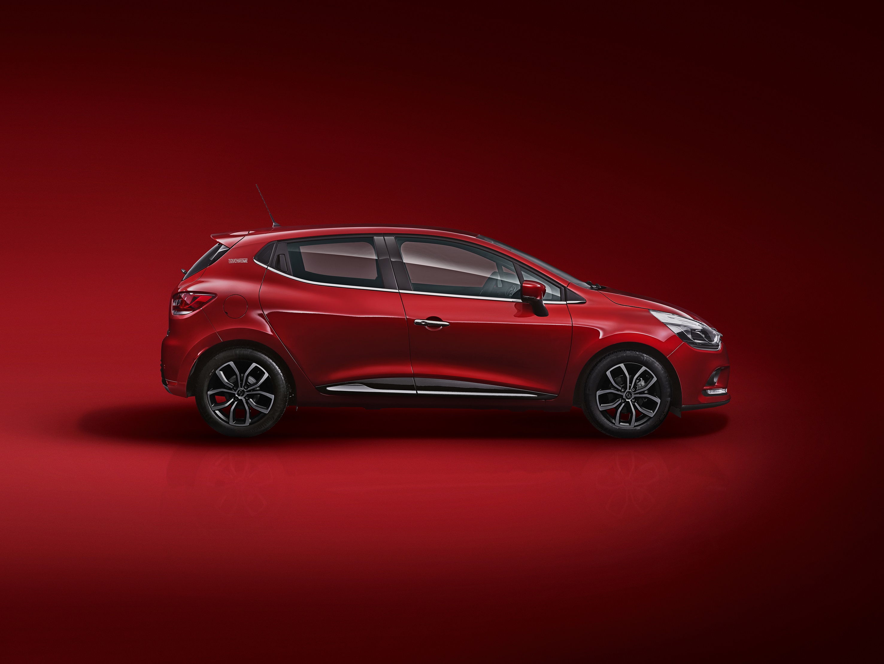 Renault’dan yeni bir özel seri: Clio Touch Chrome