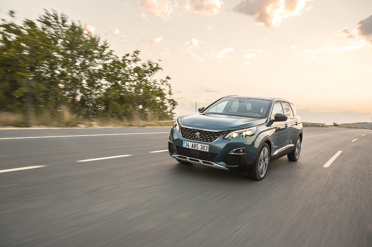 Peugeot'nun yeni SUV'u 5008 Türkiye'de! İşte fiyatı...