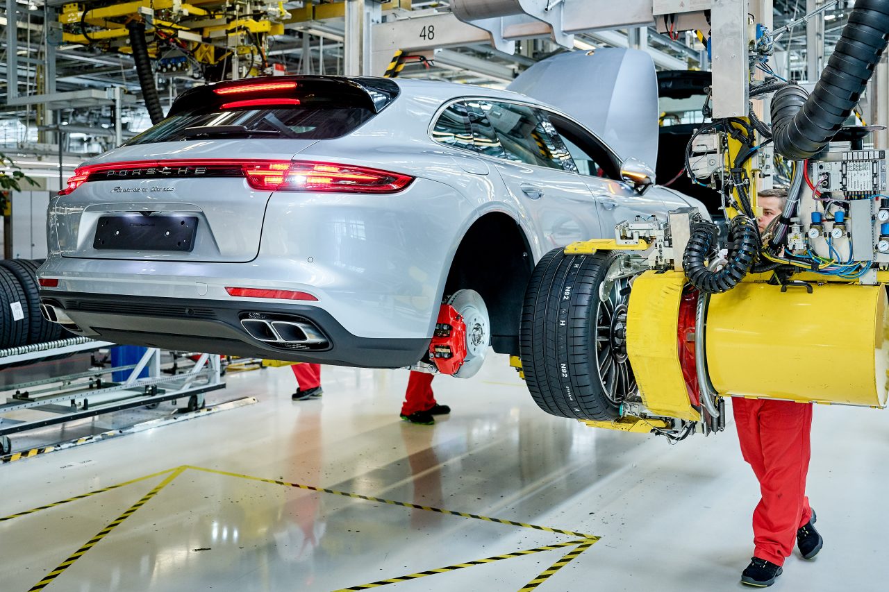 Porsche Yeni Panamera Sport Turismo'nun üretimine başladı