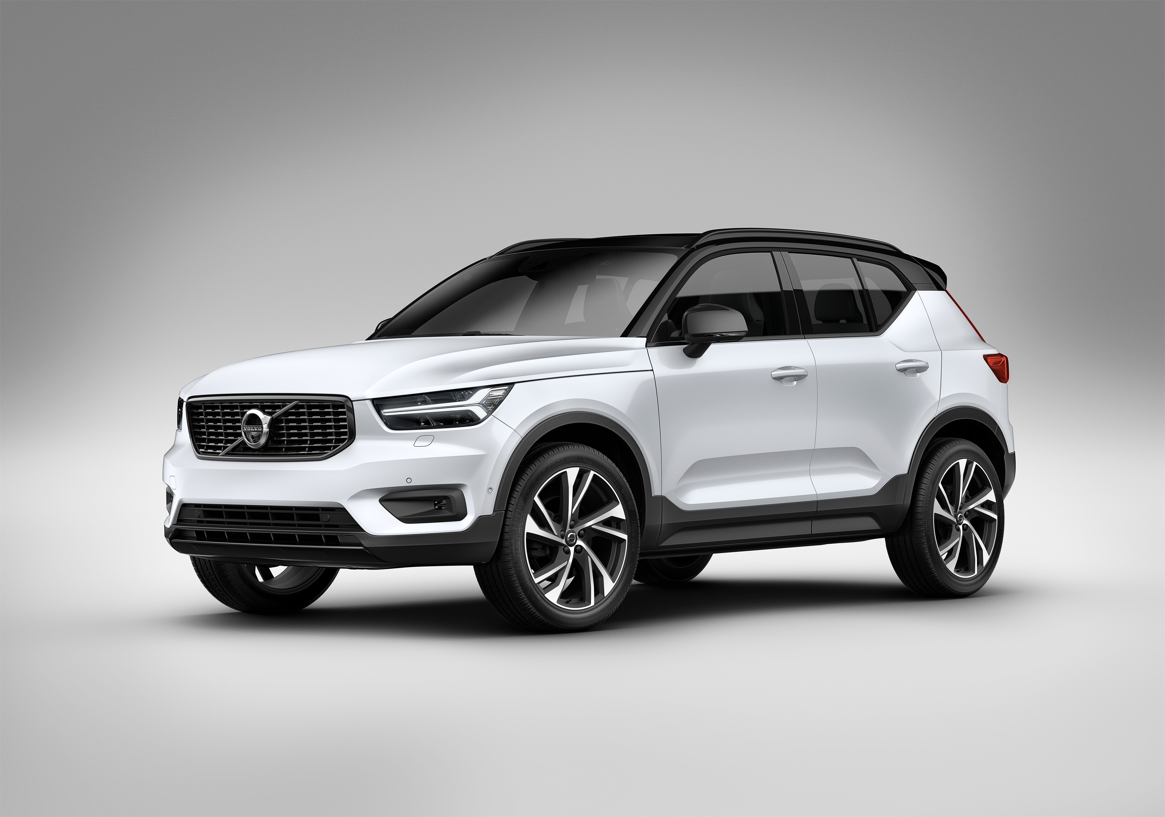 Volvo, yeni SUV XC40'ı Milano'da tanıttı