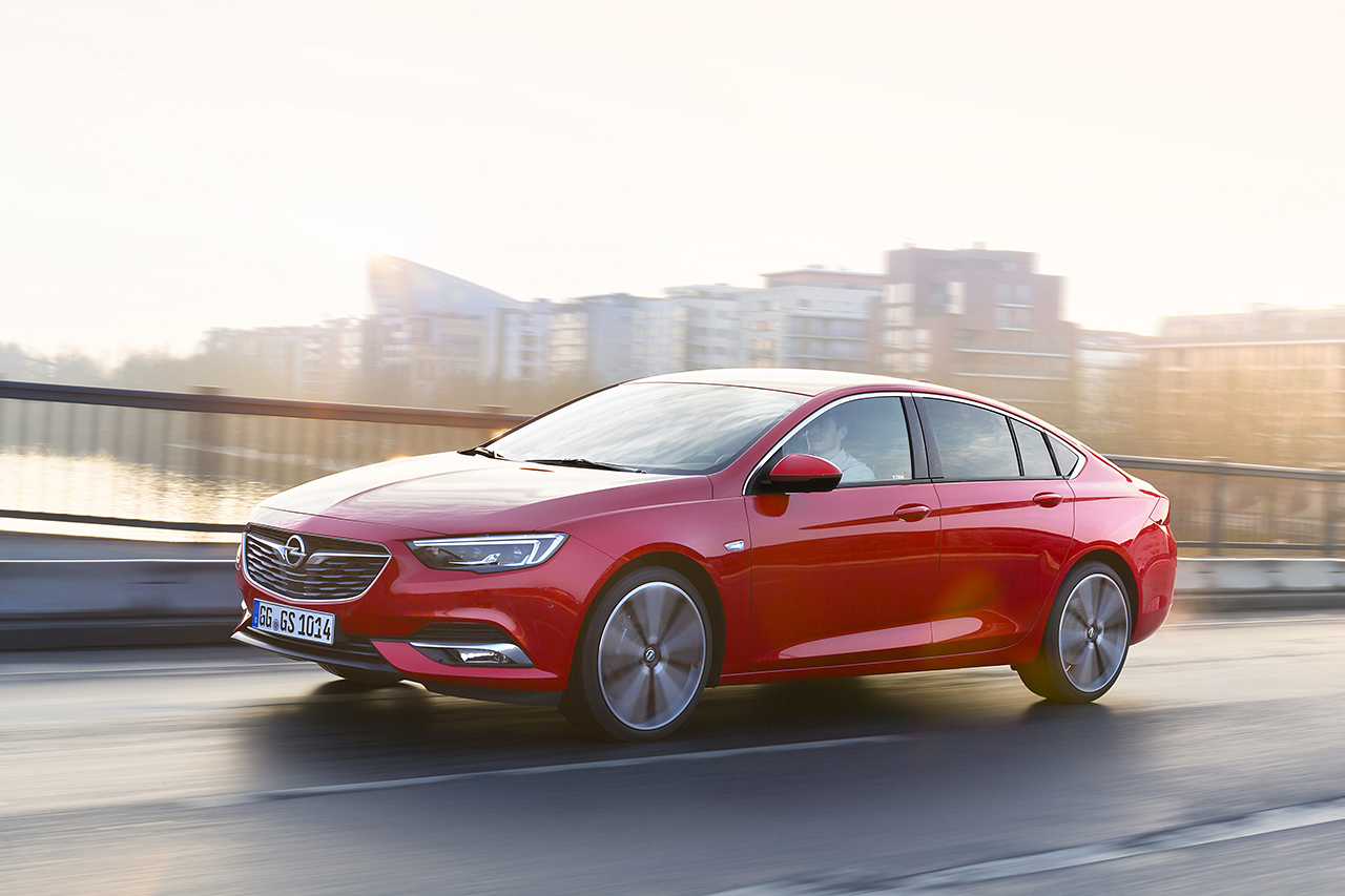 Opel Insignia’ya yeni 2.0 BiTurbo dizel motor geldi