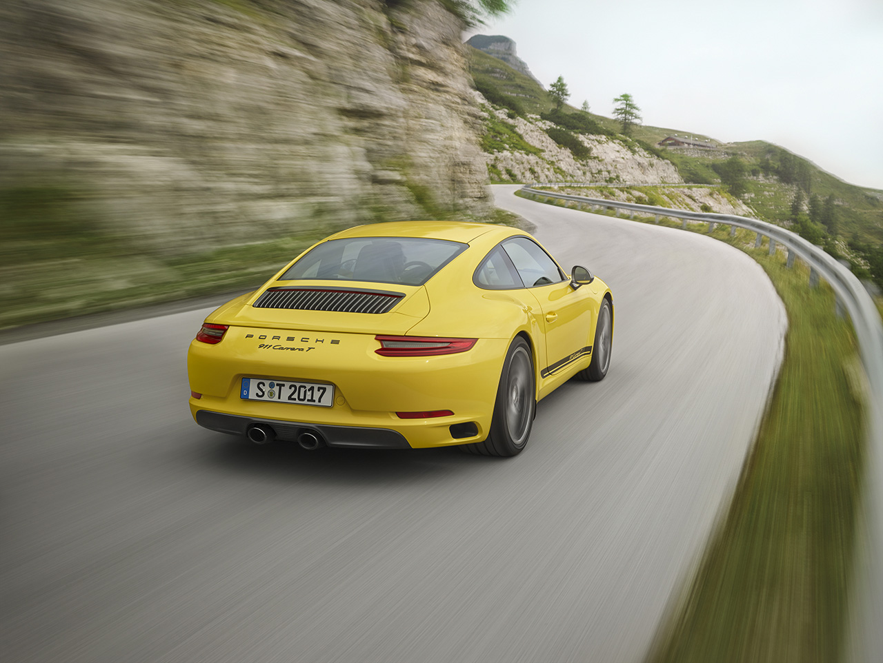 Porsche 911 ailesinin yeni üyesi “Carrera T”