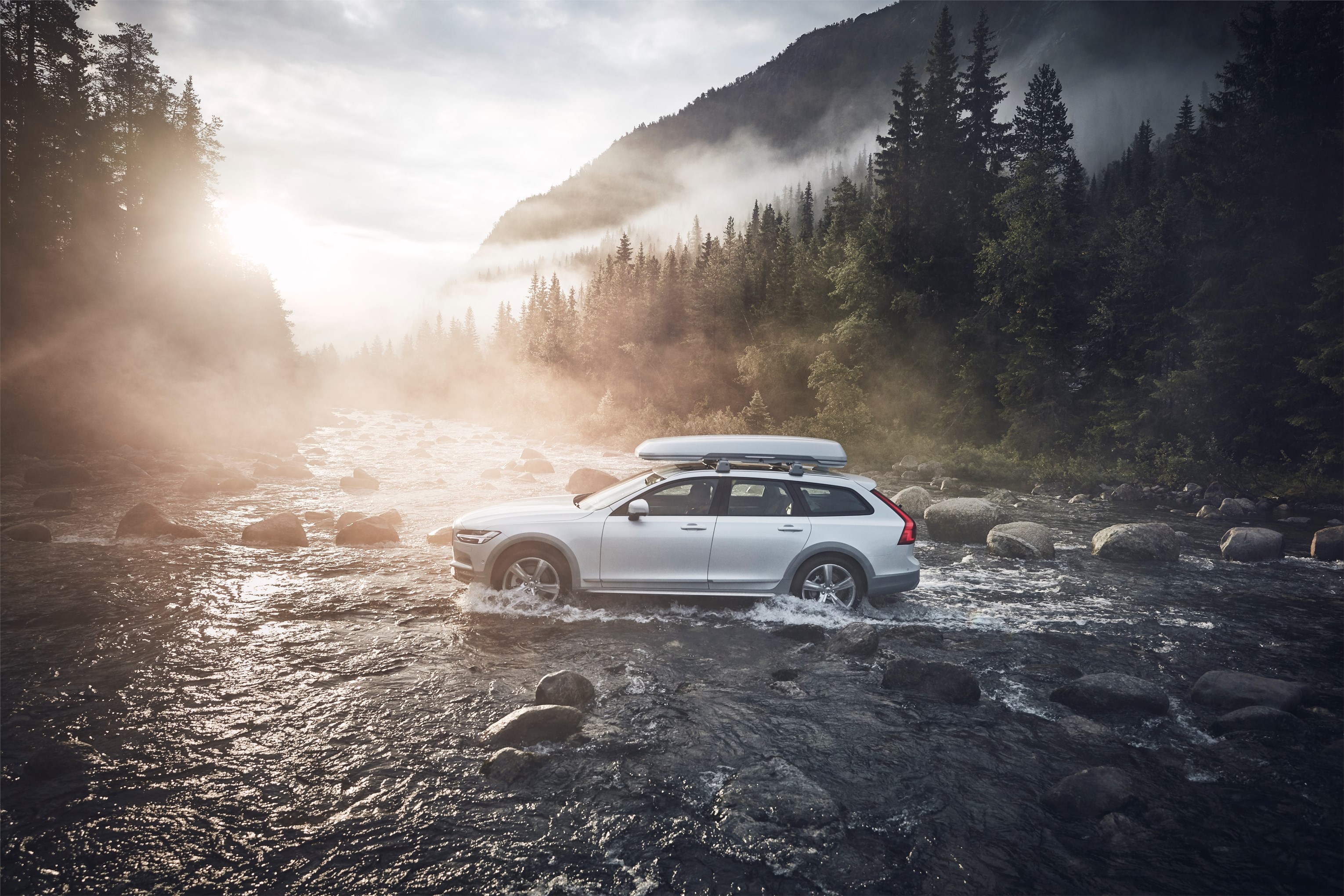 Volvo Cars, özel “V90 Cross Country” ile Volvo Ocean Race'in başlangıcını kutluyor