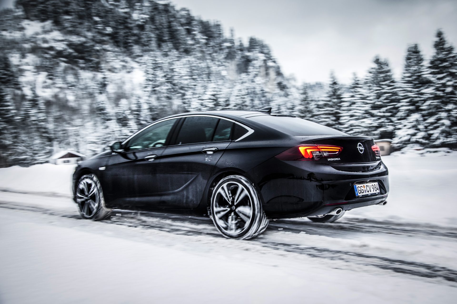 Kışa Opel ile güvenle girin