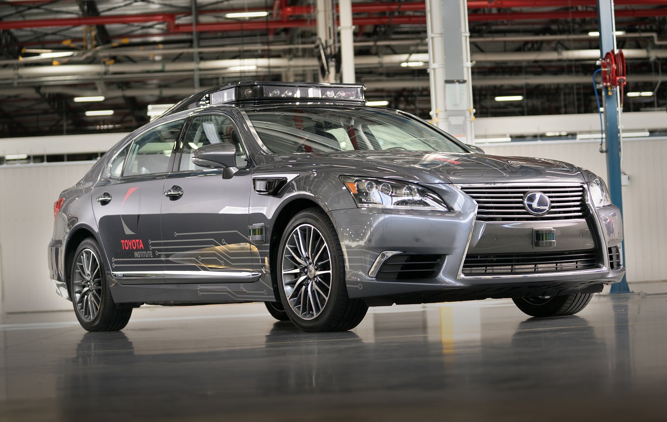 Toyota sürücüsüz otomobil için büyük bir adım attı