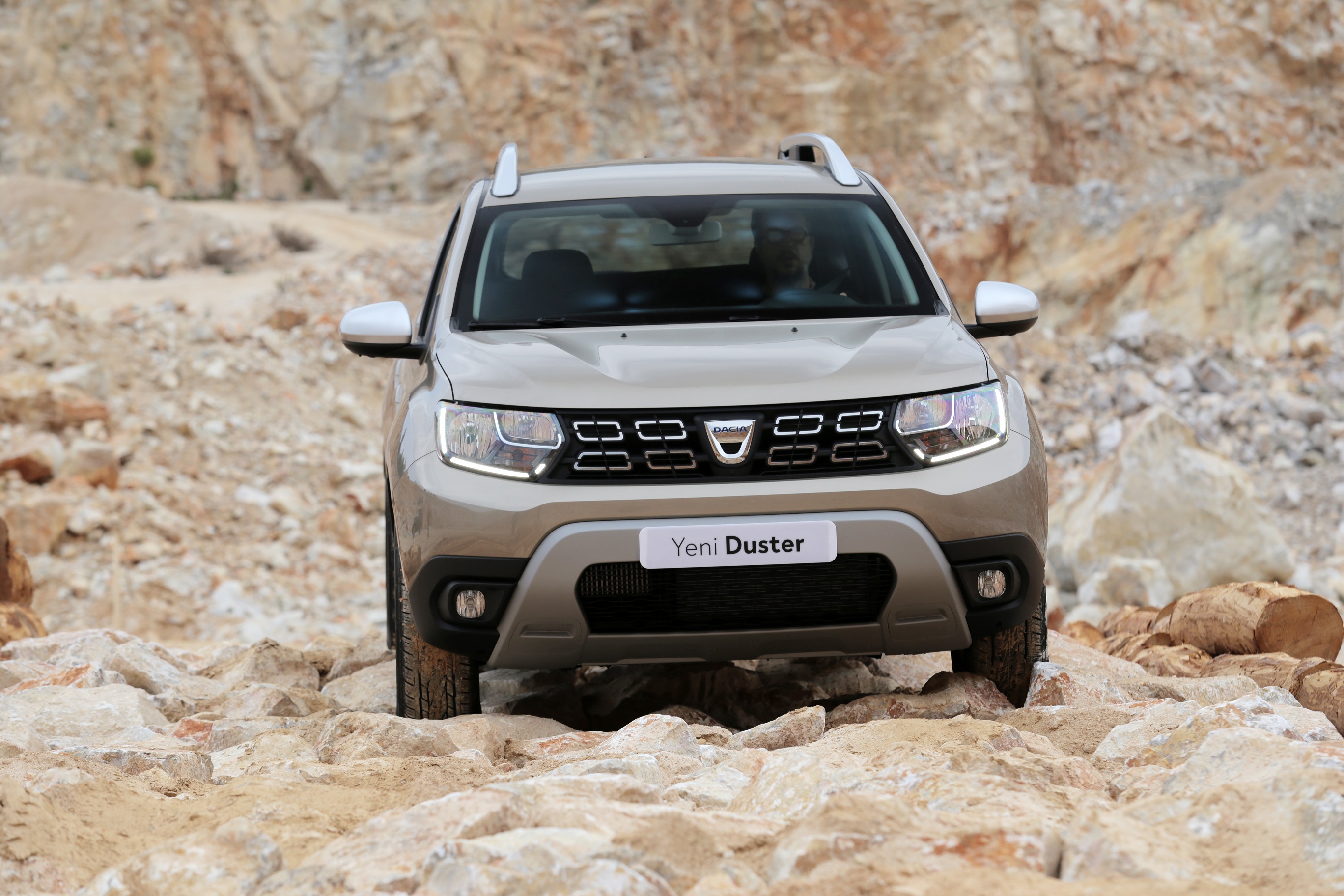 Yeni Dacia Duster Türkiye'de. İşte fiyatlar...