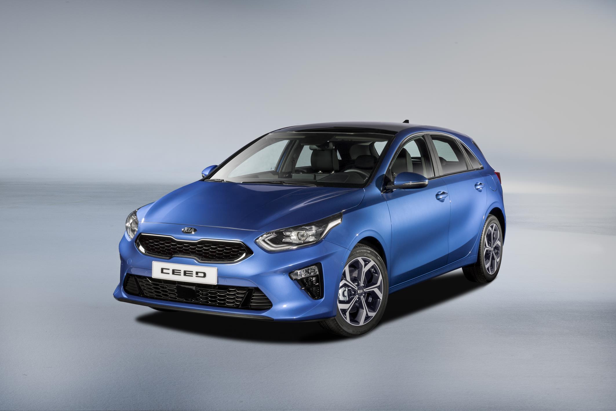 Kia Ceed üçüncü nesil olarak atletik bir tasarımla karşımıza çıkıyor