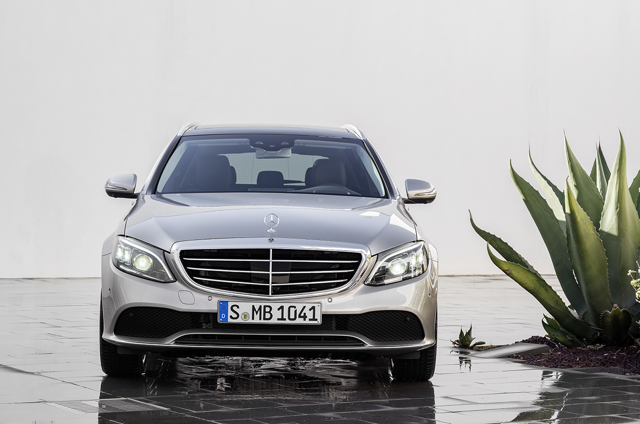 Mercedes-Benz C-Serisi'ne 2018 makyajı