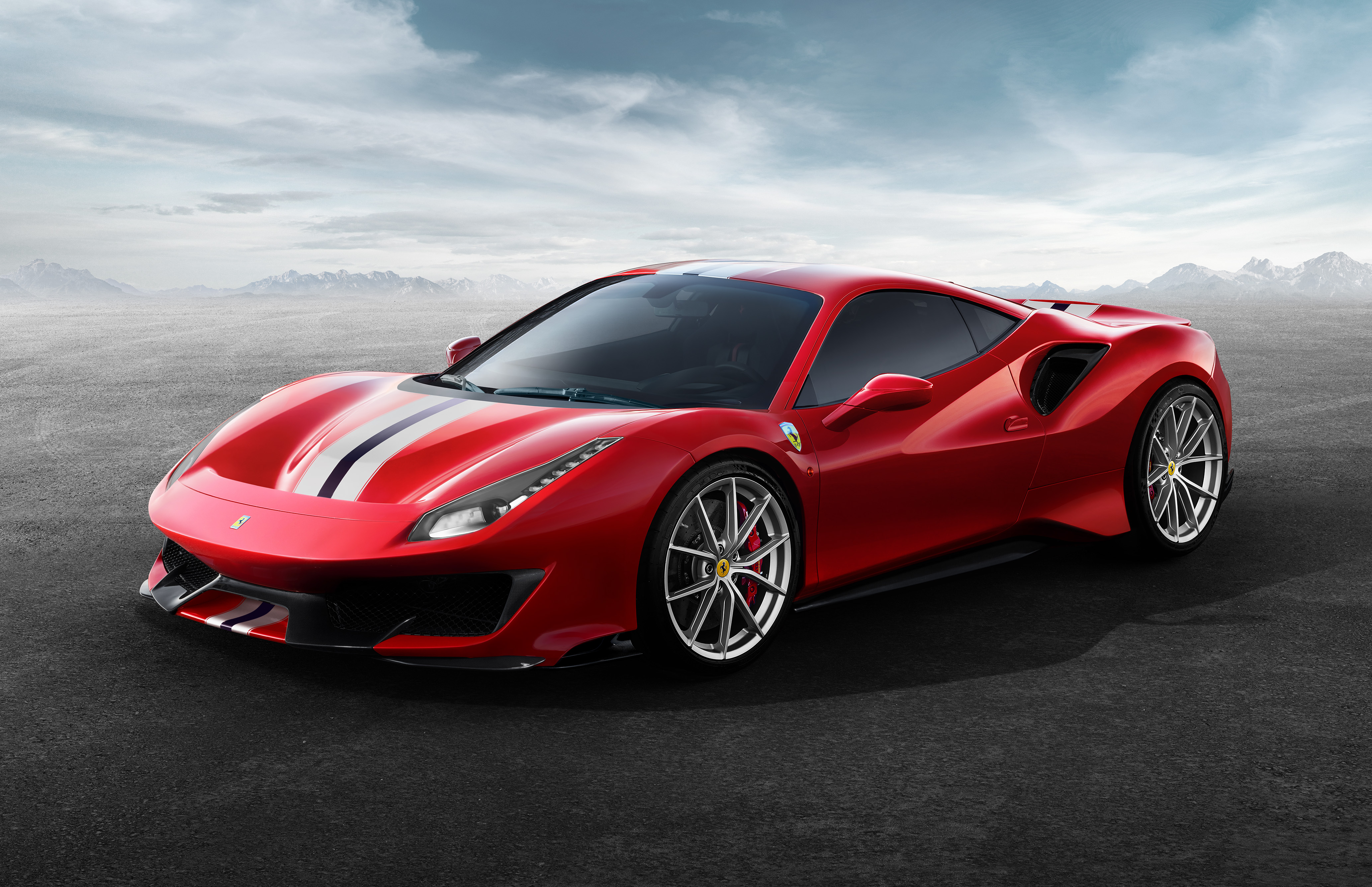 Ferrari 488 Pista: İtalyanların yeni çılgın makinesi