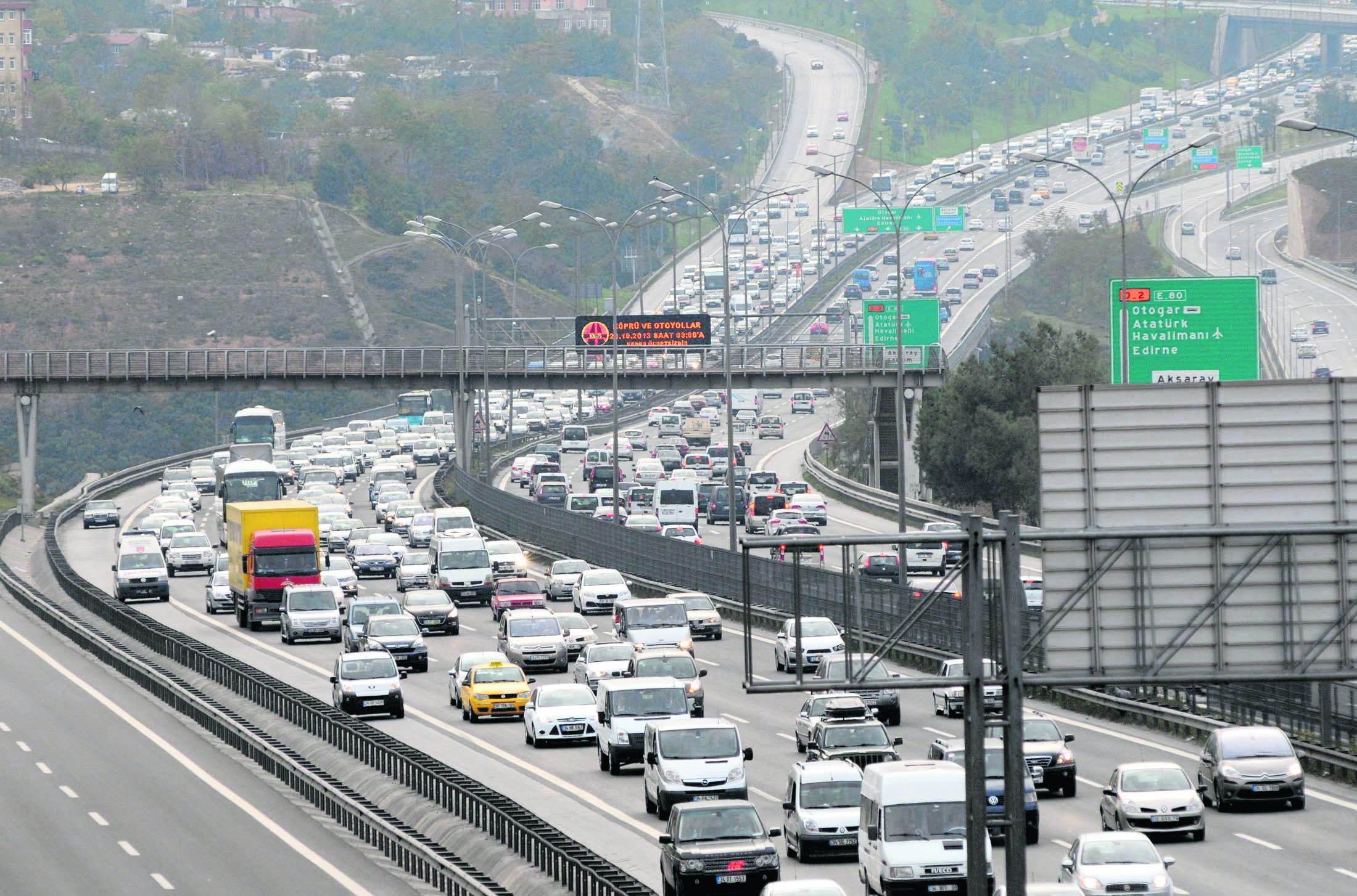 Trafiğe kayıtlı araç sayısı her geçen gün artıyor