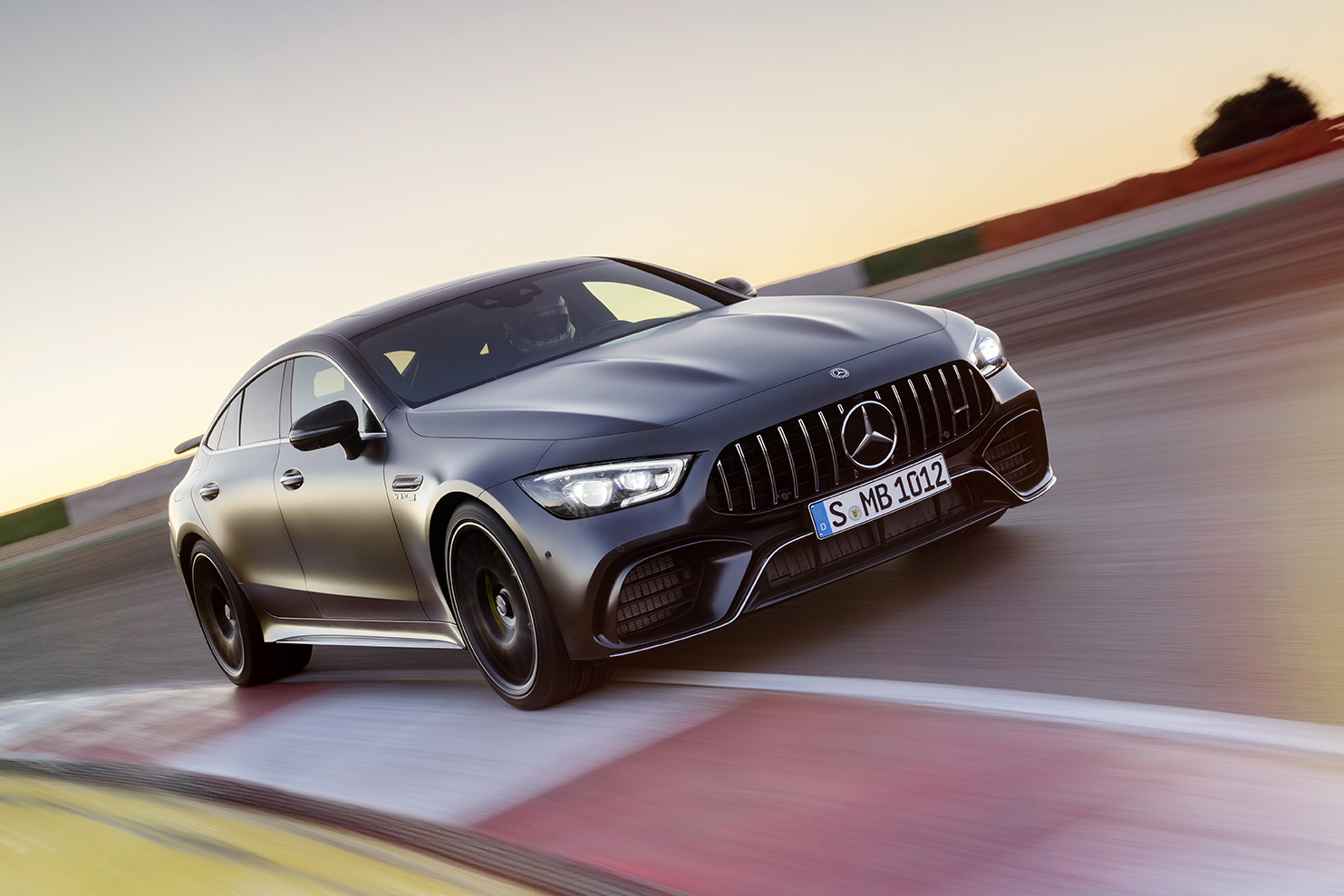 Mercedes-AMG GT 4-Door Coupé: Performansın tasarımla eşsiz uyumu
