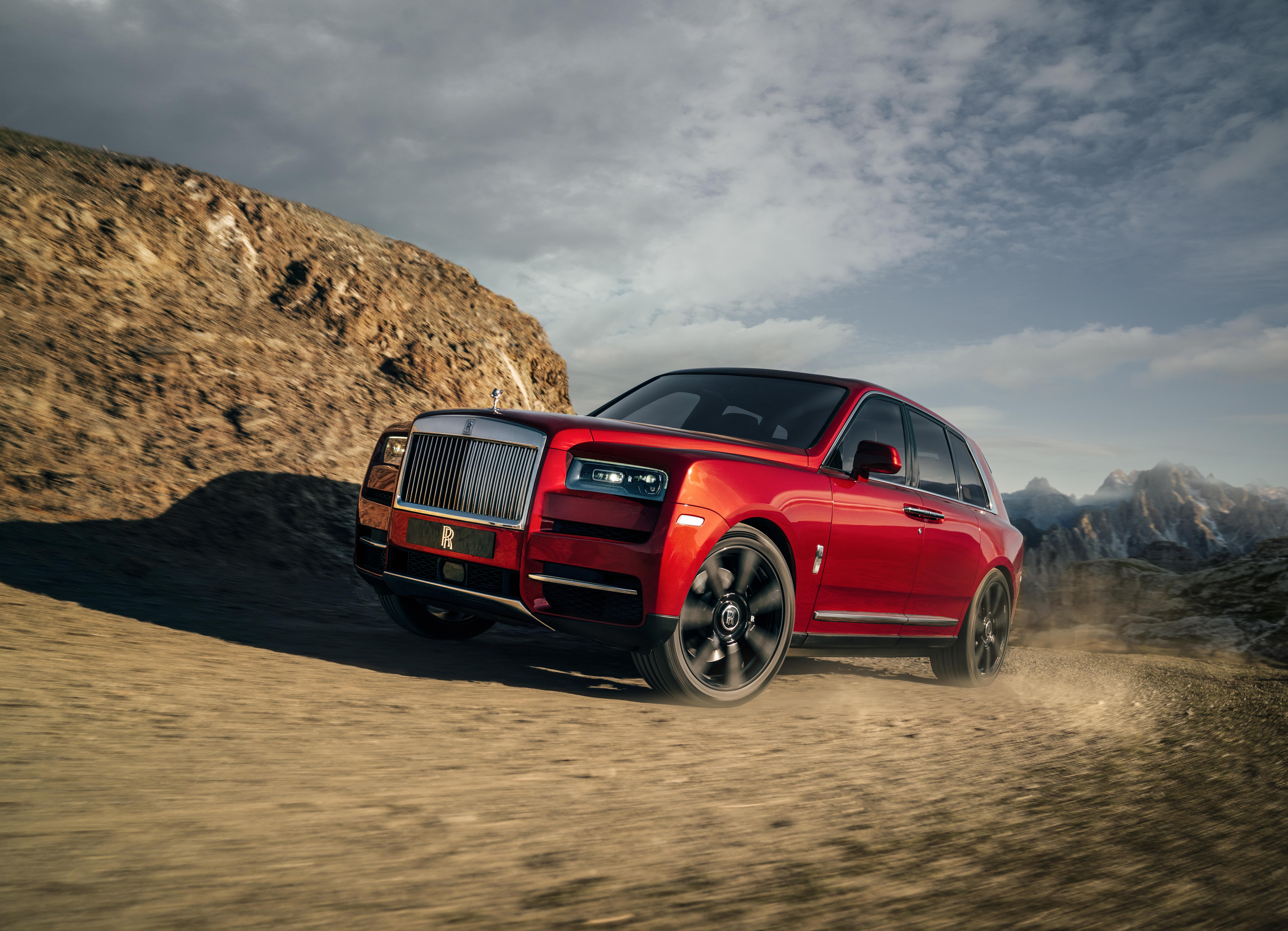Rolls-Royce’un ilk arazi aracı Cullinan geçtiğimiz günlerde tanıtıldı