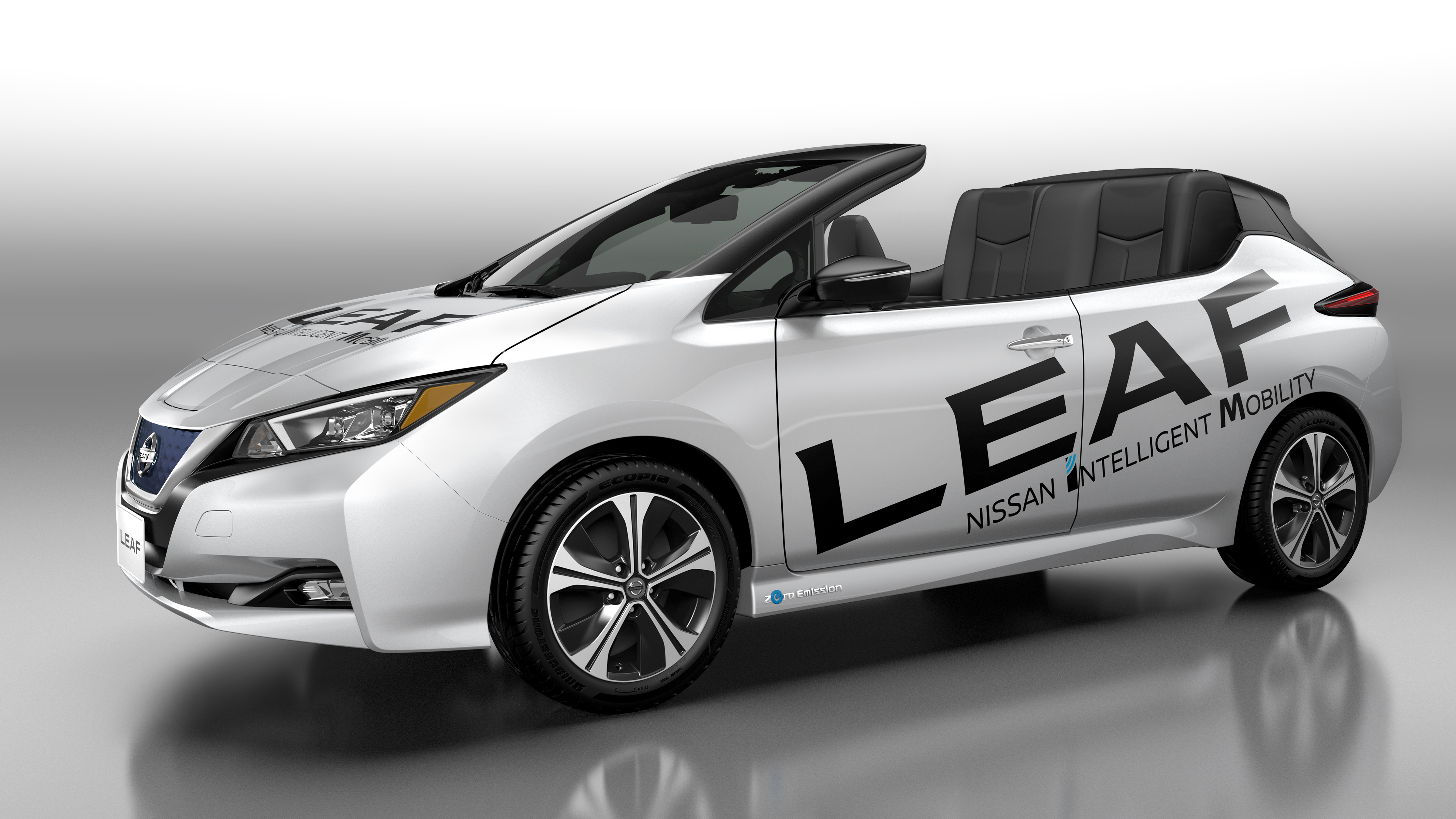 Nissan, LEAF'in üstünü açtı