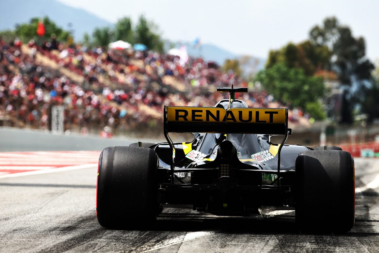 Formula 1'de sezonun en iyi çıkışı Renault'dan geldi