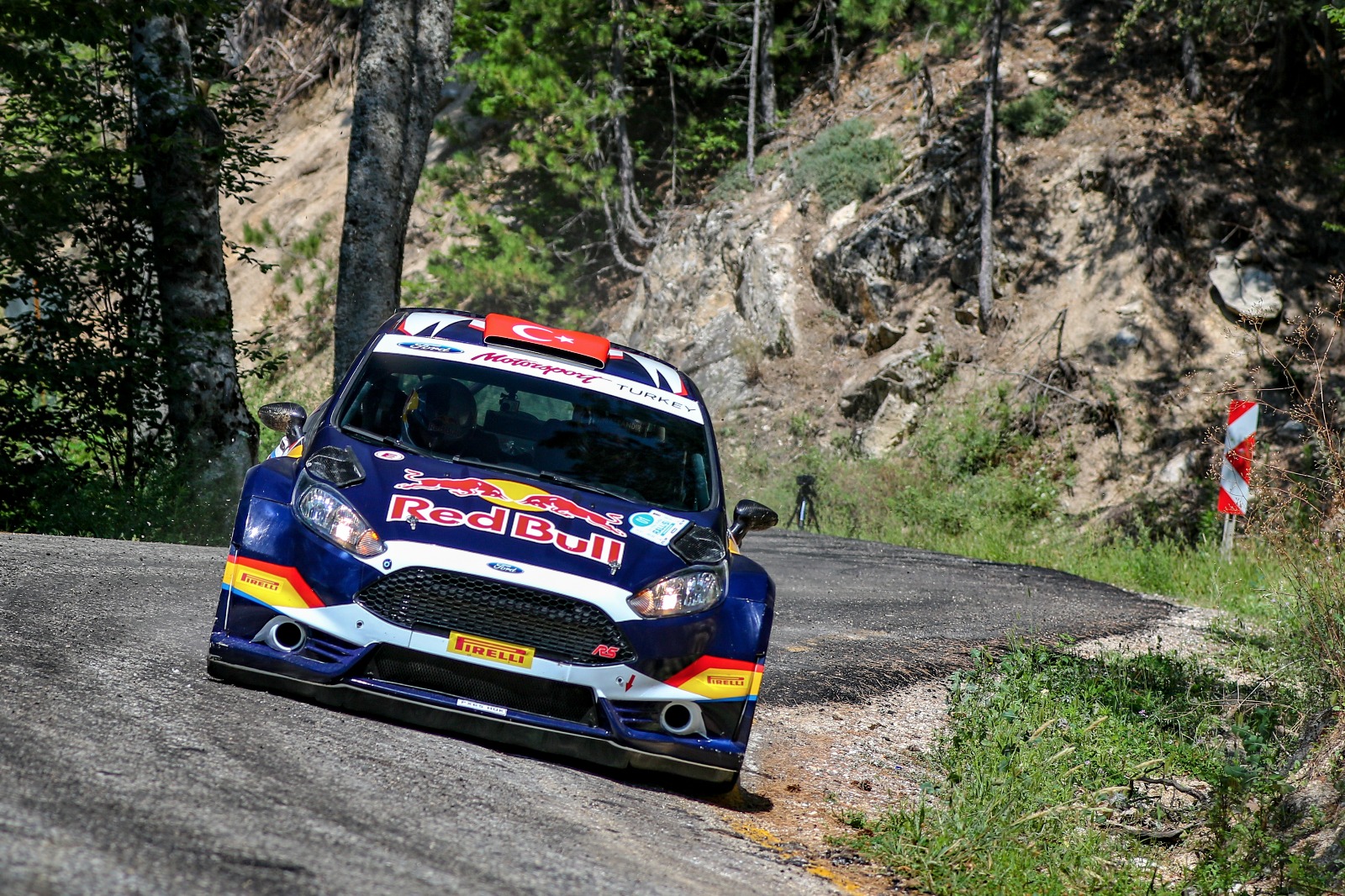 Ford Motorsport Türkiye Yeşil Bursa Rallisi’nde liderliği devam ettirdi