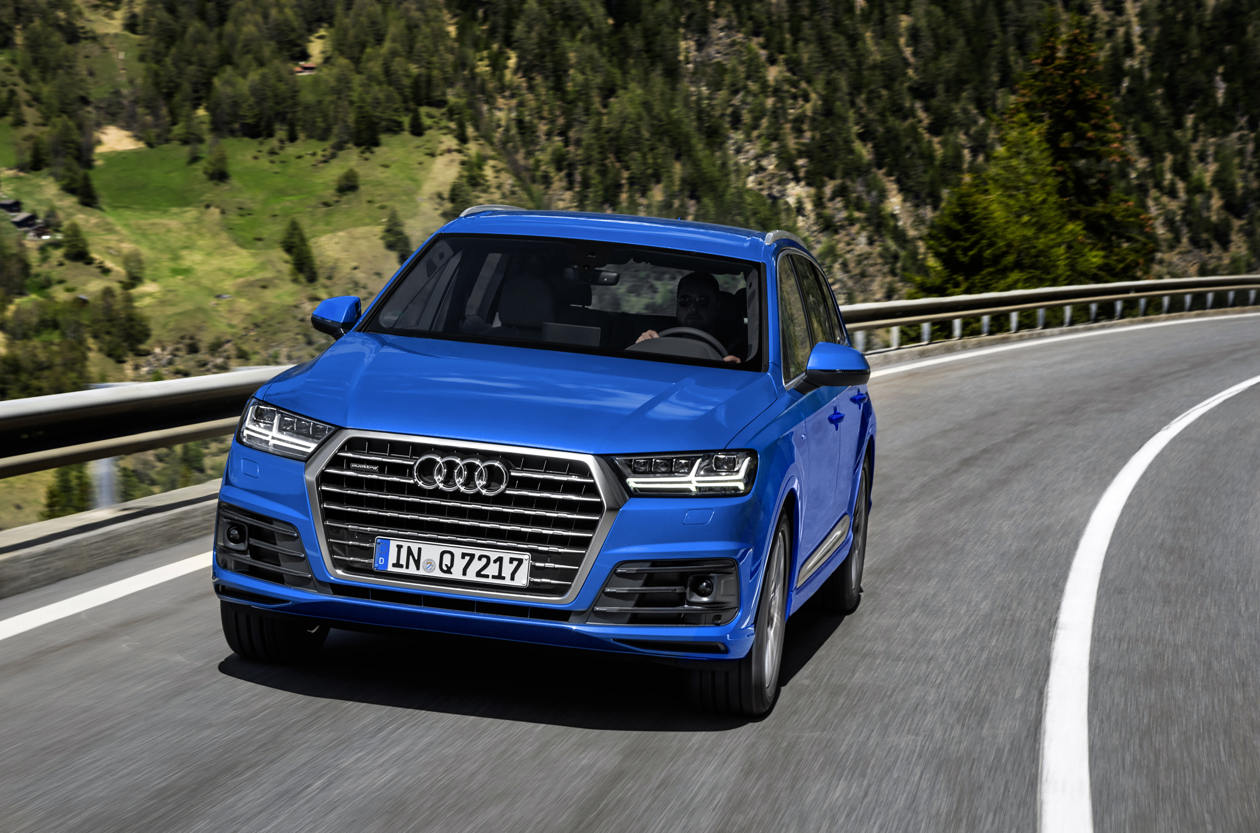 Audi Q5 ve Q7 segmentlerinin en iyi SUV’ları seçildi