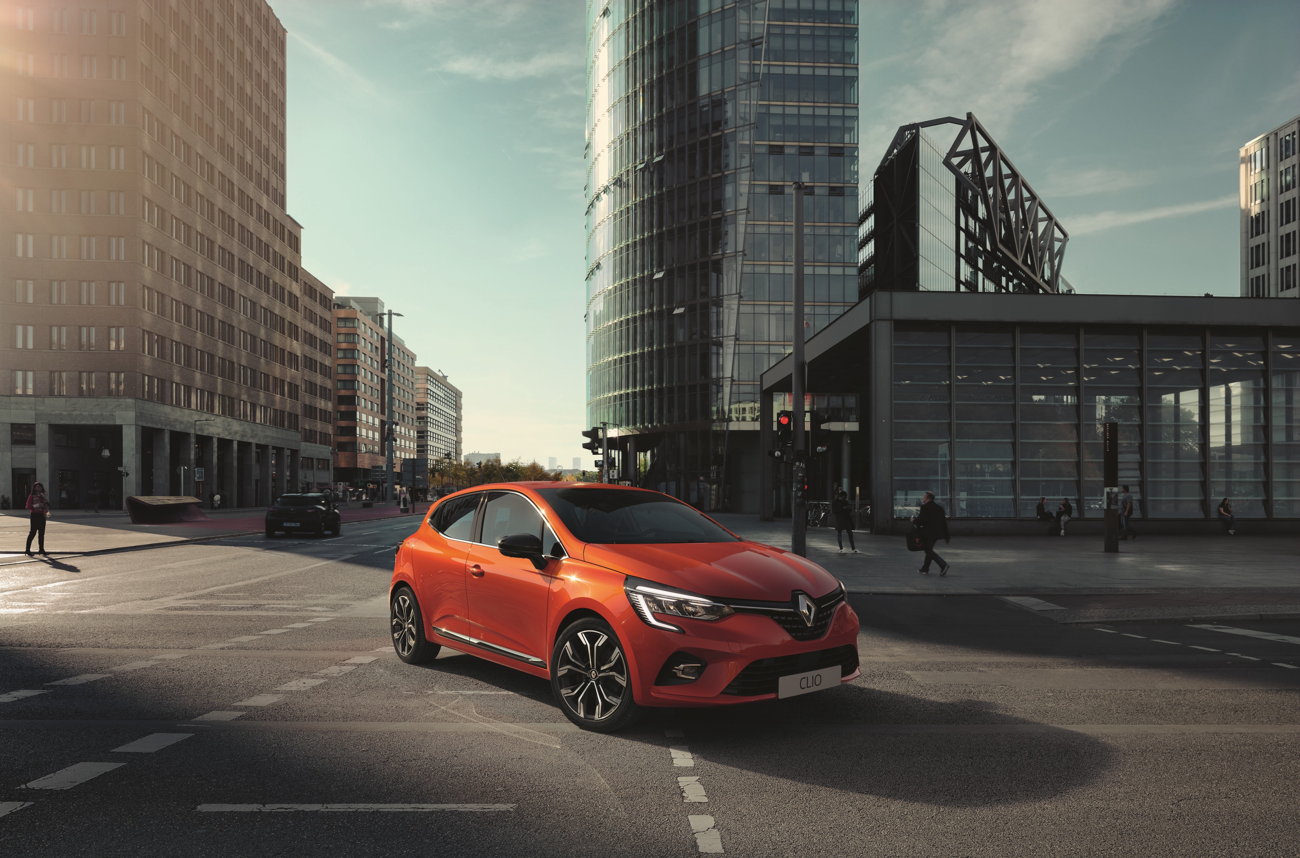 Yeni Renault Clio etkileyici tasarımıyla tanıtıldı