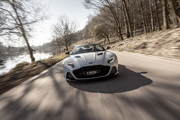 DBS SUPERLEGGERA VOLANTE üstünü açtı