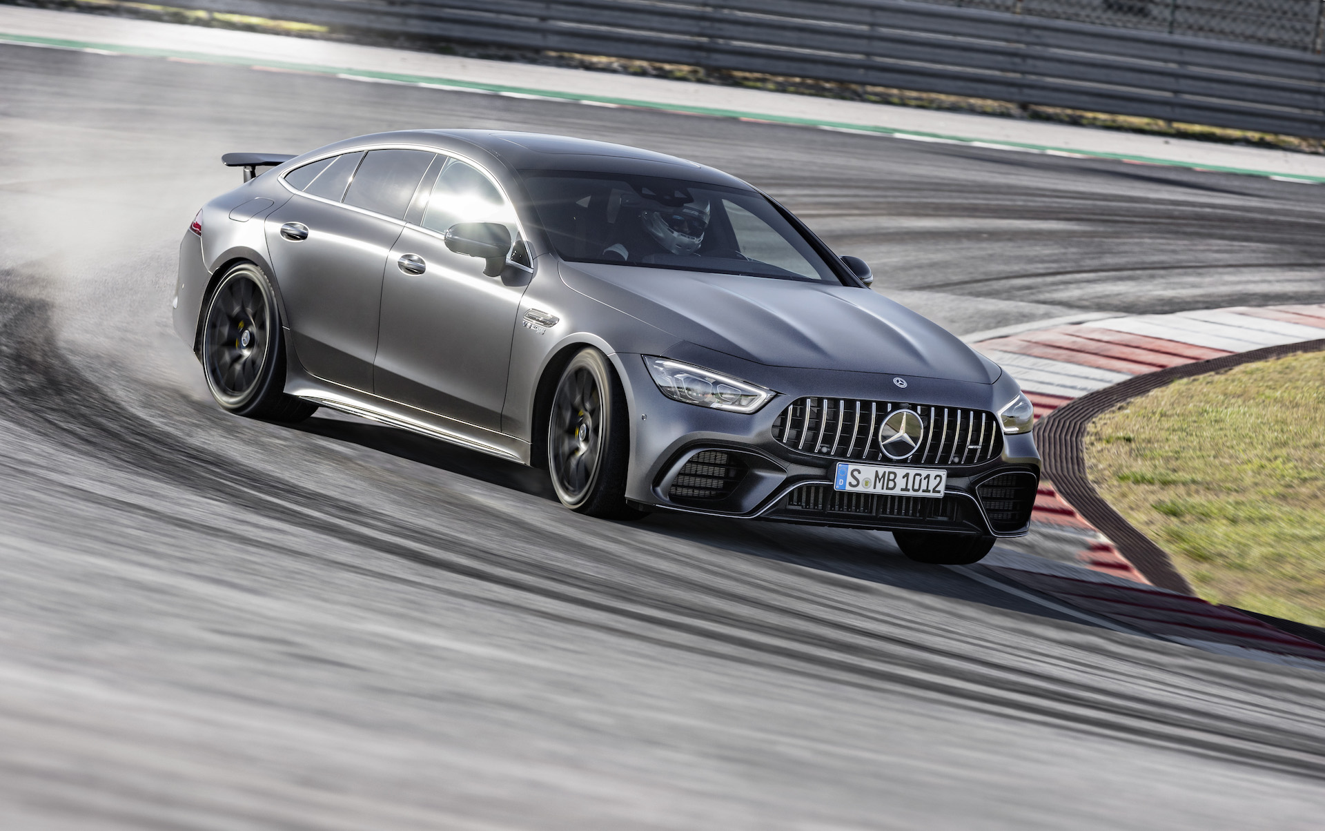 2.5 milyon TL'lik Mercedes-AMG GT Türkiye'de!