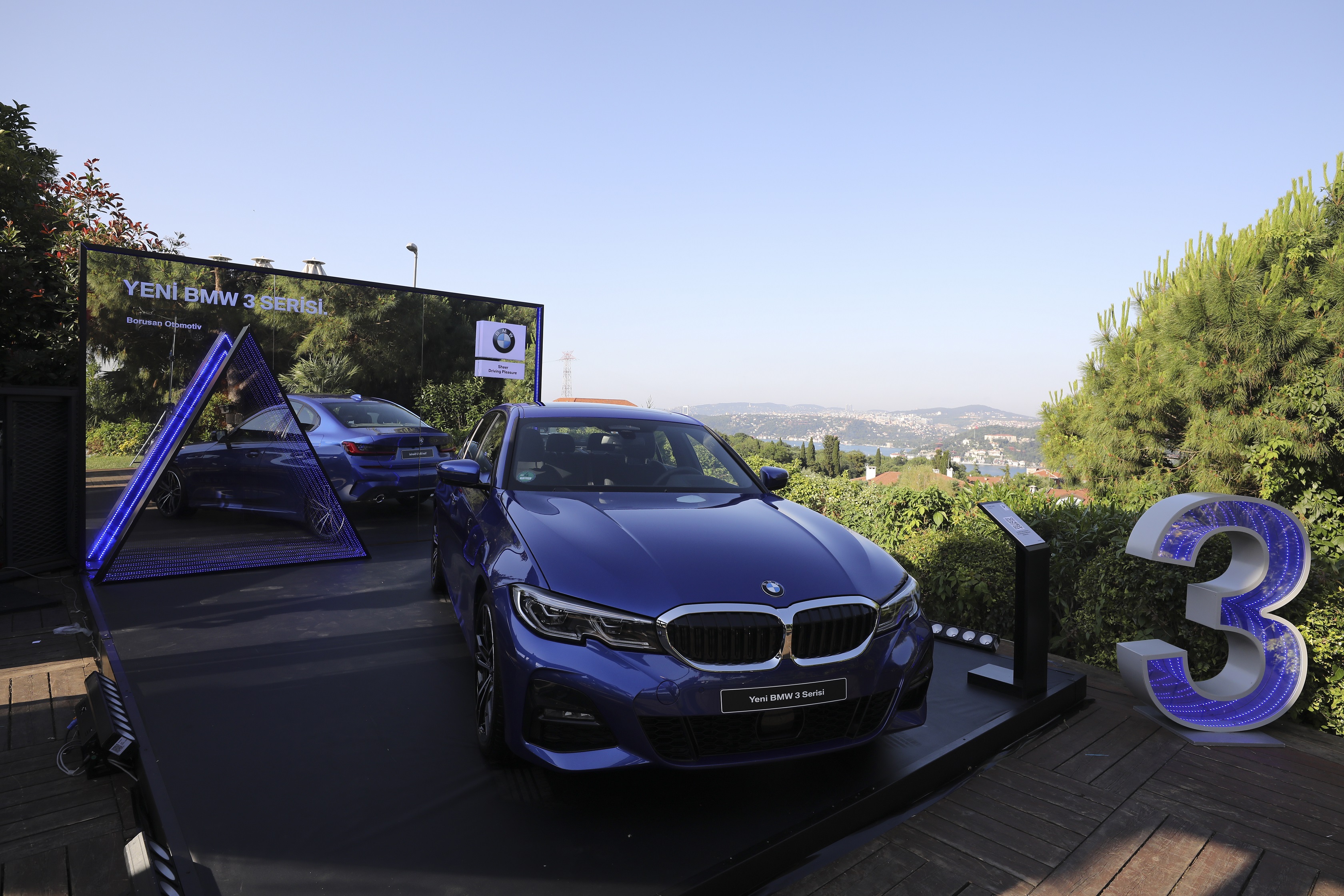 Yeni BMW 3 Serisi İstanbul'da tanıtıldı