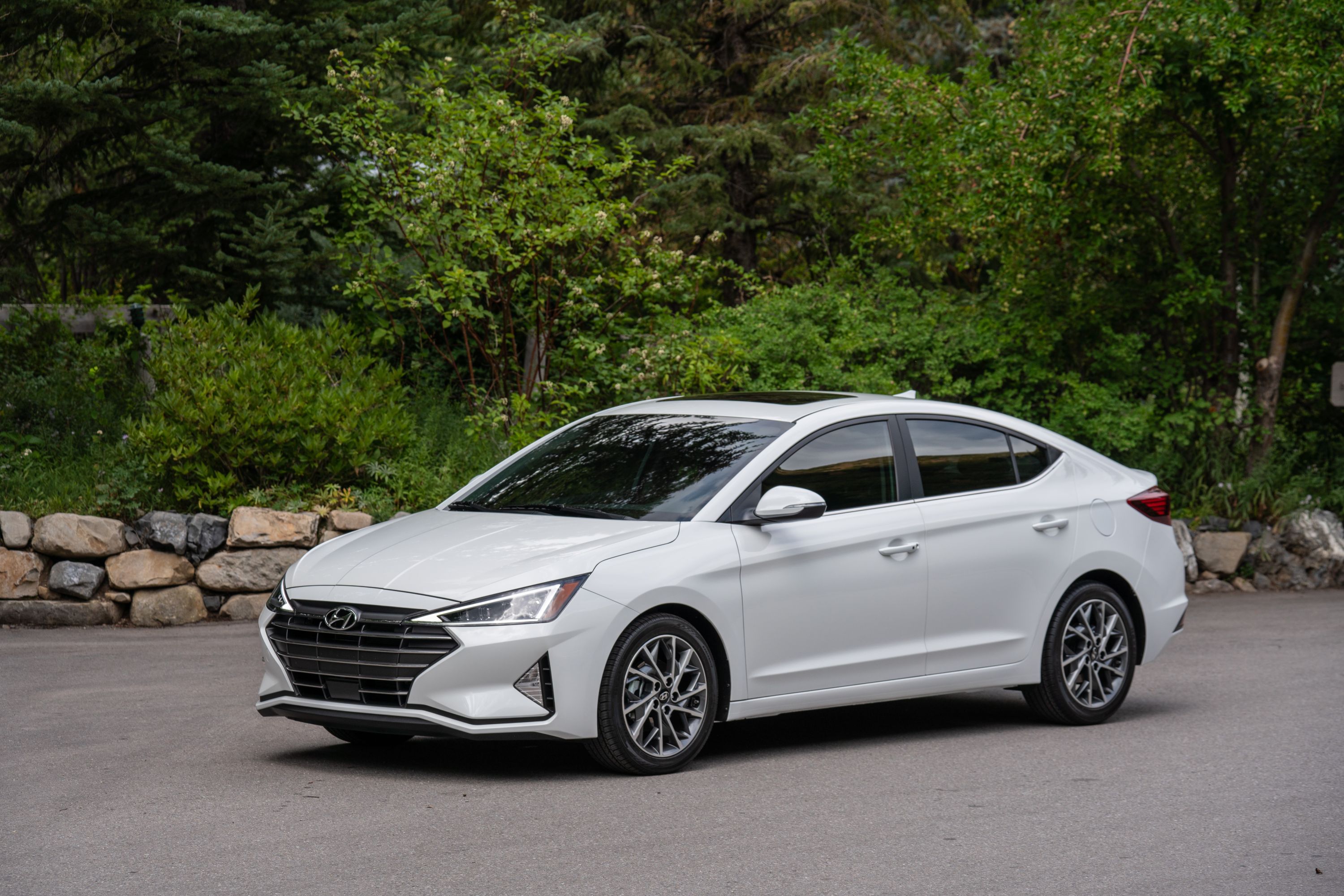 2019 Hyundai Elantra (2)