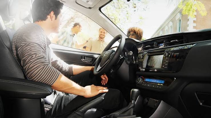 Trafikte en sakin sürücüler Toyota kullanıcıları