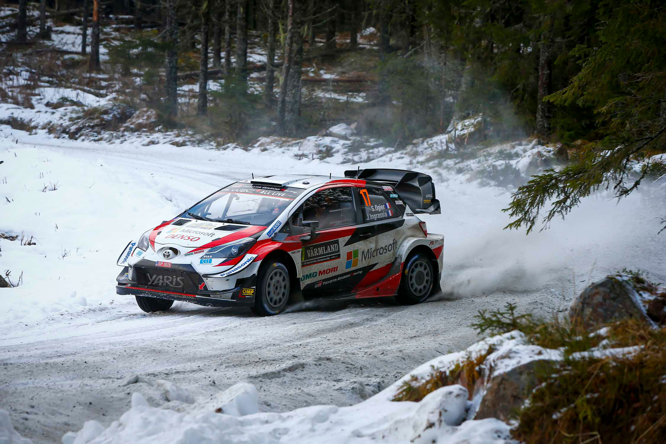 Toyota İsveç Rallisi 'ni  kazanarak şampiyonada zirveye çıktı