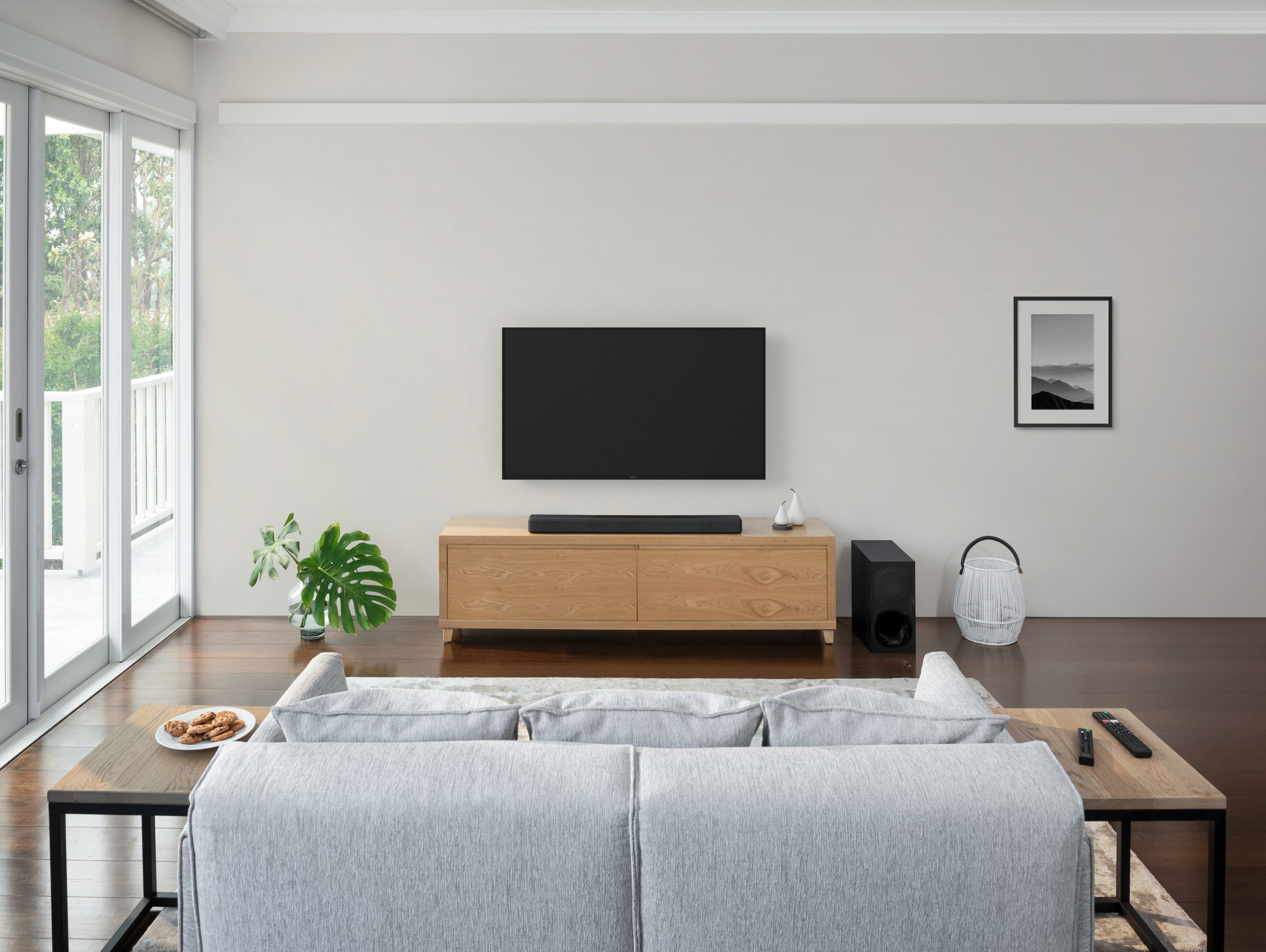 Sony Sound Bar ürün yelpazesini HT-G700 ve HT-S20R ile genişletiyor