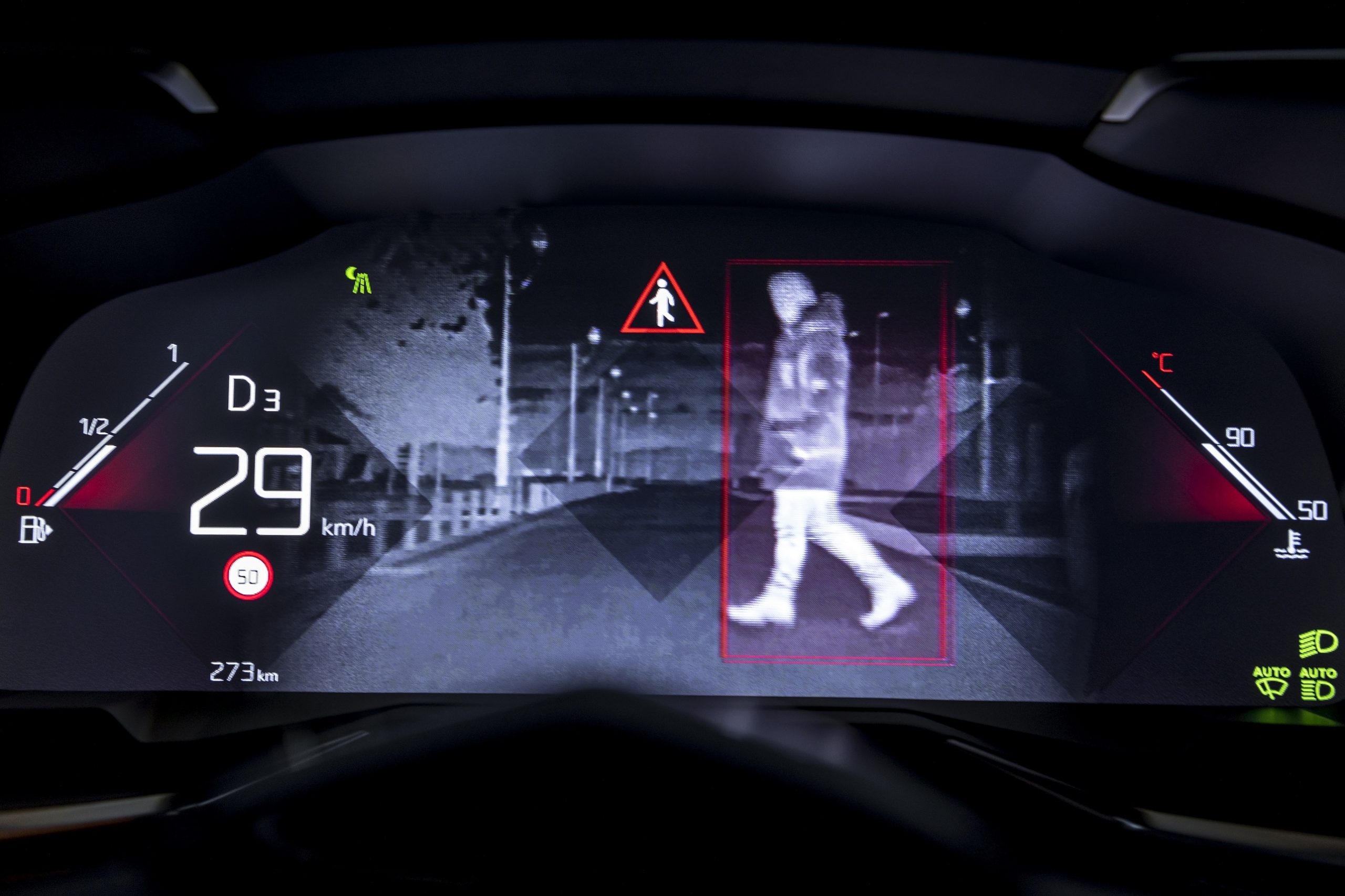 DS'in Night Vision teknolojisi gece sürüşlerinde fark yaratıyor