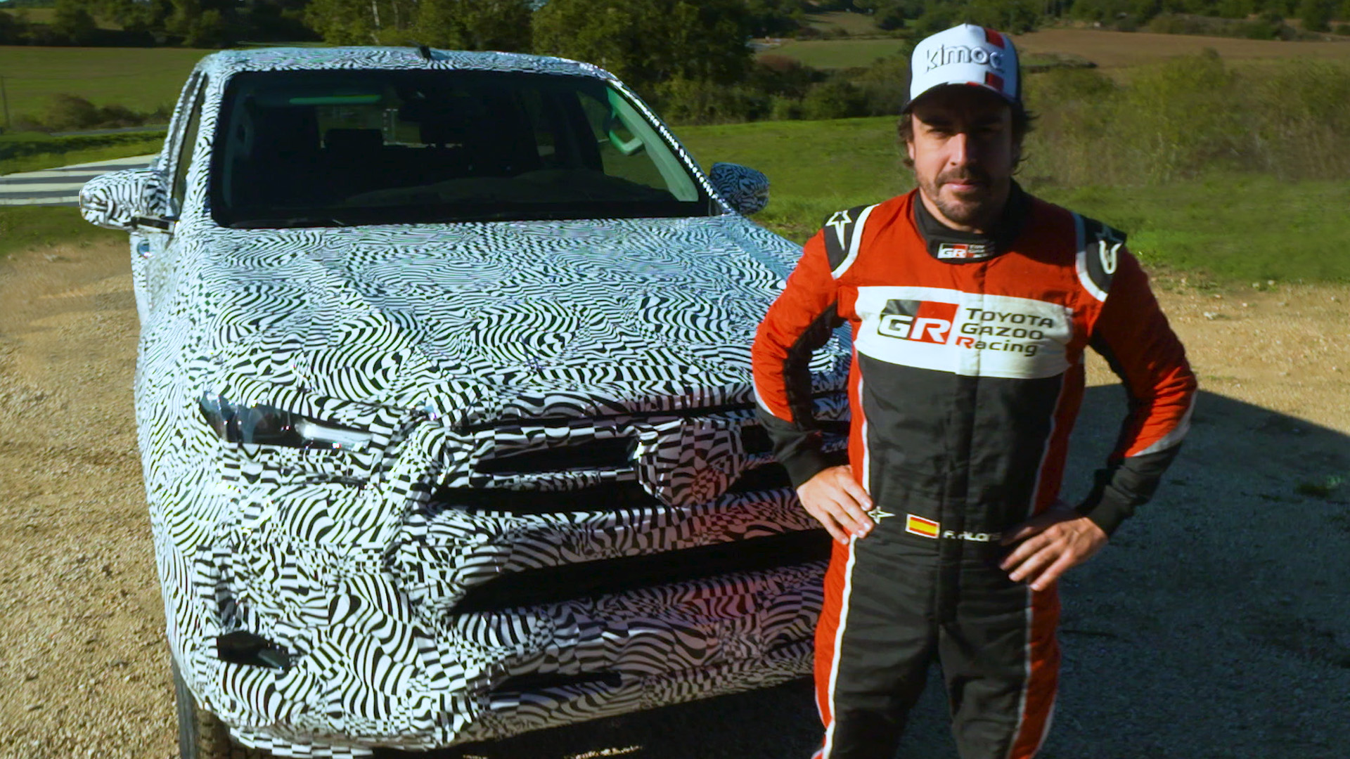 Yeni Toyota Hilux'ı şampiyon pilot test etti