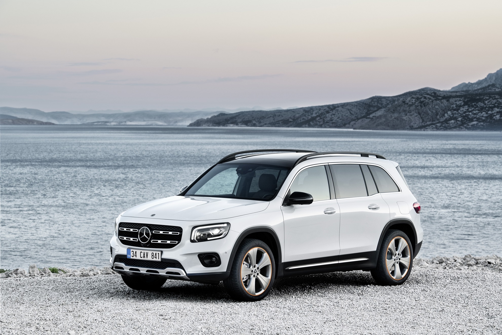 Yeni Mercedes GLB satışa sunuldu. İşte fiyatı!