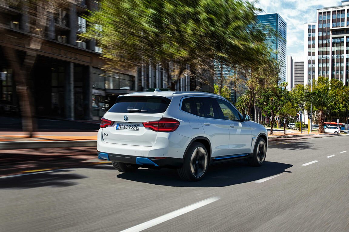 Yeni BMW iX3 tamamen elektrikli SUV
