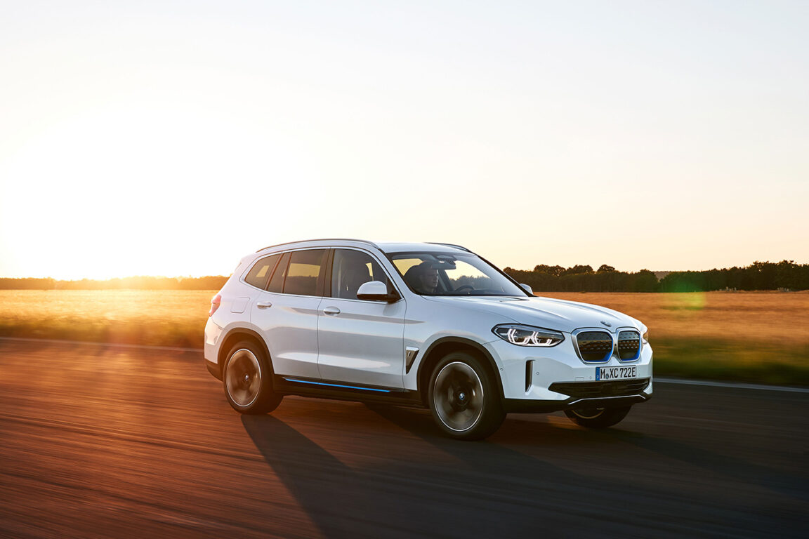 Yeni BMW iX3 tamamen elektrikli SUV