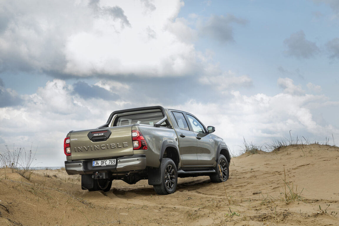 Yeni Toyota Hilux Invincible modeliyle fark yaratacak