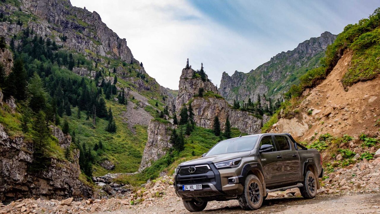 Yeni Toyota Hilux Invincible modeliyle fark yaratacak