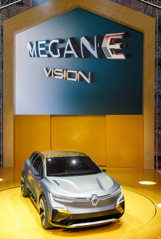 Renault bugünün ve geleceğin elektrikli mobilitesine odaklanıyor